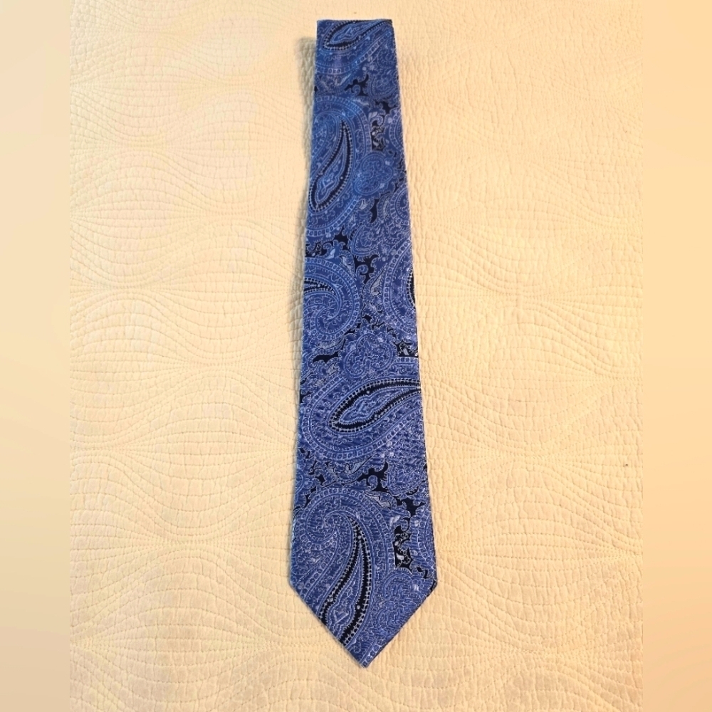 EUC Michael Kors Men's Blue Paisley Silk Tie - Picture 1 of 3